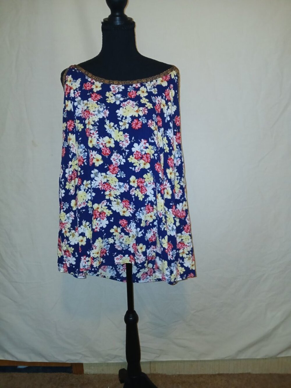 Torrid Women’s Navy Blue Floral Spaghetti Strap Top